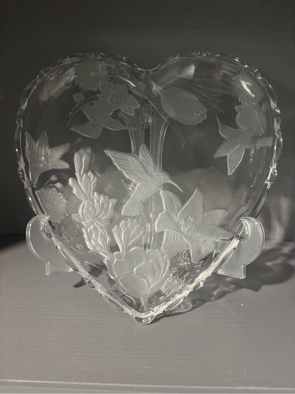 Large heart-shaped dish with hummingbird details